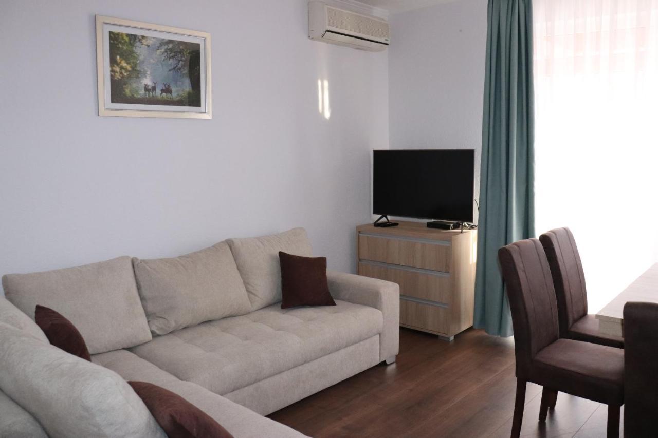 Liget Apartmanhaz Kehidakustany Exterior photo