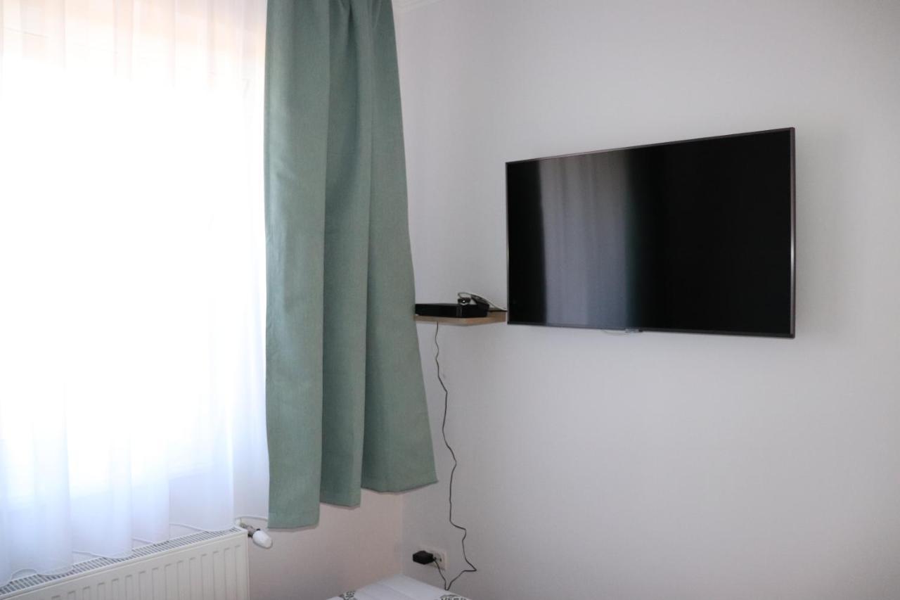 Liget Apartmanhaz Kehidakustany Exterior photo