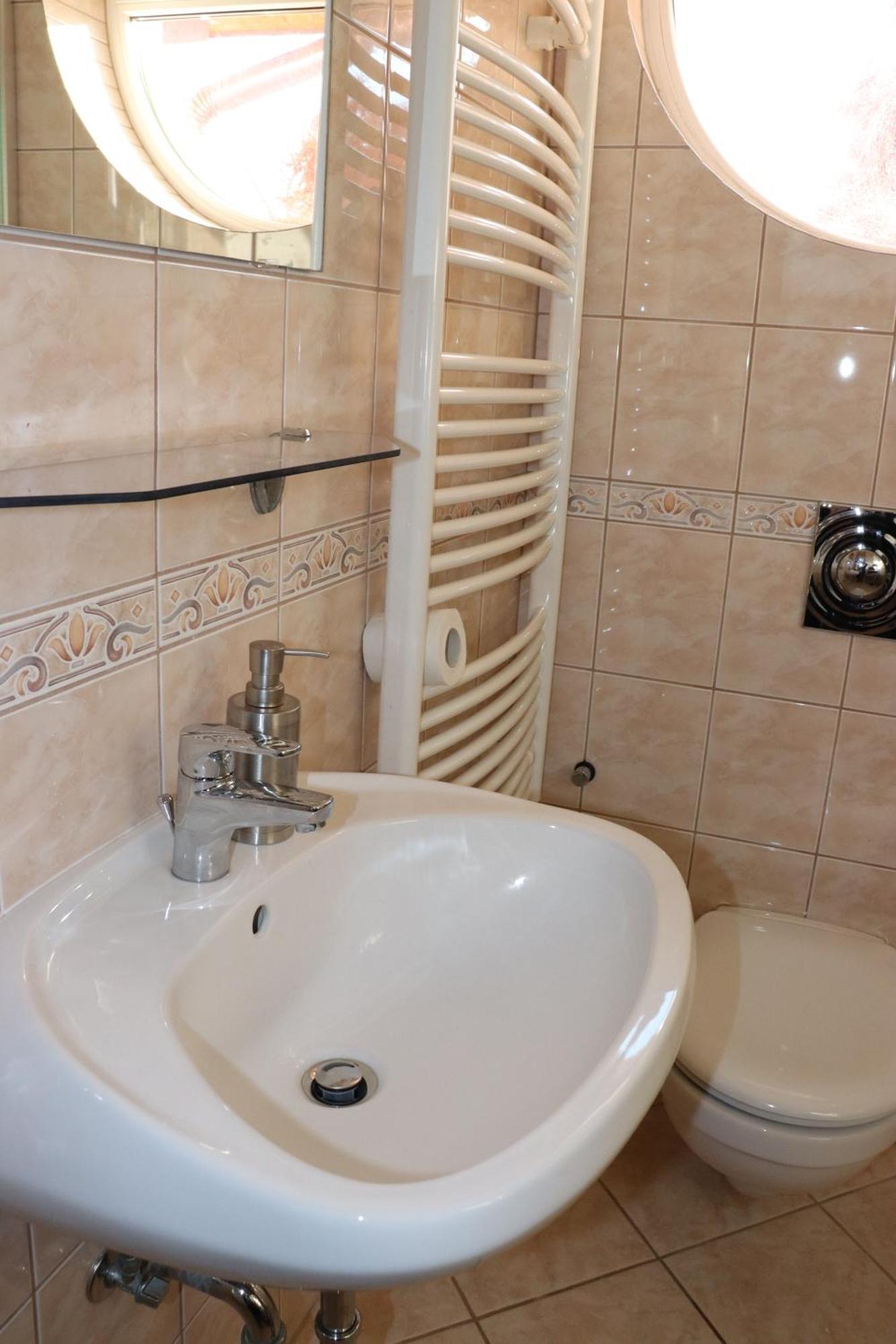 Liget Apartmanhaz Kehidakustany Exterior photo